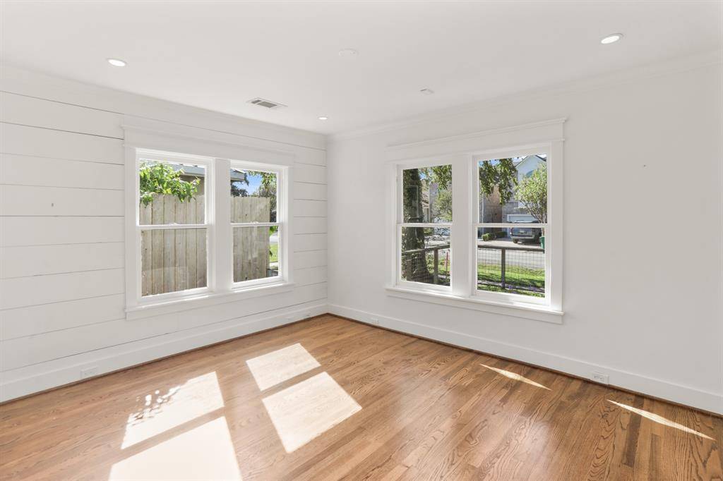Houston, TX 77008,1548 Cortlandt ST