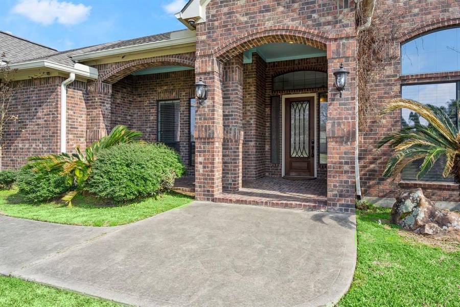 226 Beasley Reef DR, Beach City, TX 77523