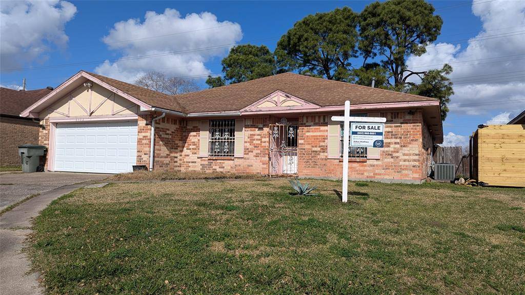 8502 Lynwood LN, Port Arthur, TX 77642
