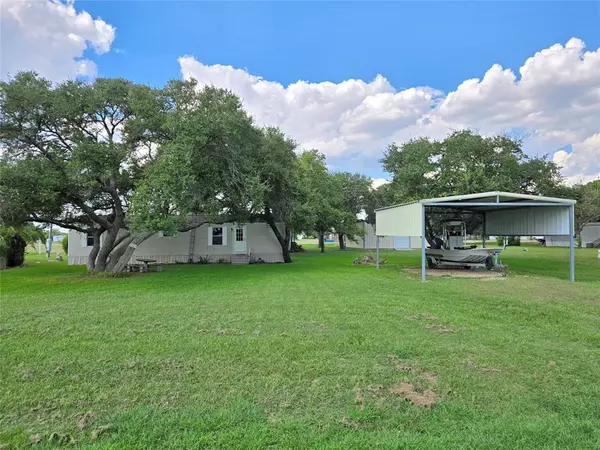 1501 Bayview DR, Palacios, TX 77465