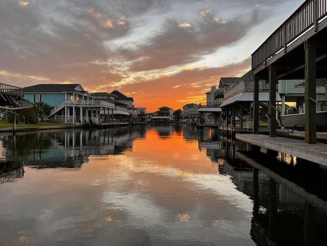 Tiki Island, TX 77554,1303 Hawaii DR