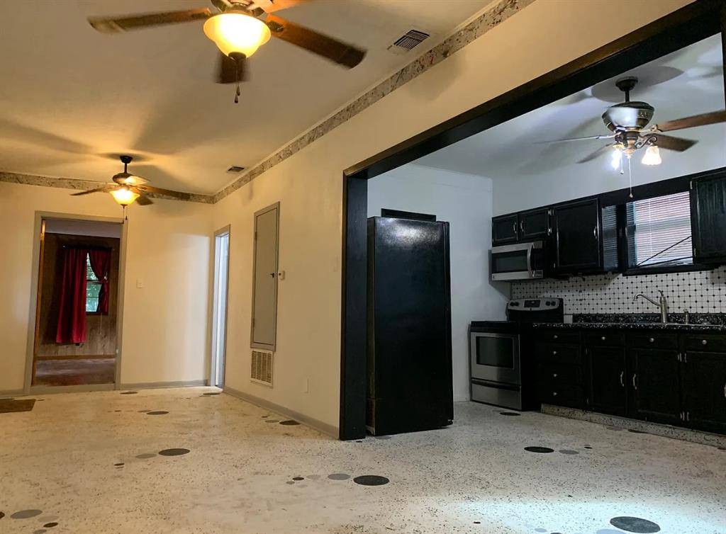 Port Lavaca, TX 77979,206 Cheeves AVE