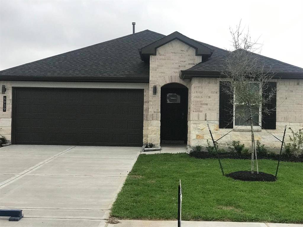 Fresno, TX 77545,4939 Oakwood DR