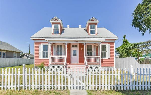 2924 Avenue L, Galveston, TX 77550