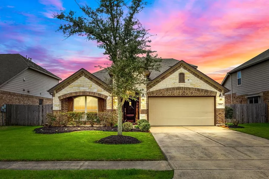 2704 Camden Hill LN, Pearland, TX 77089