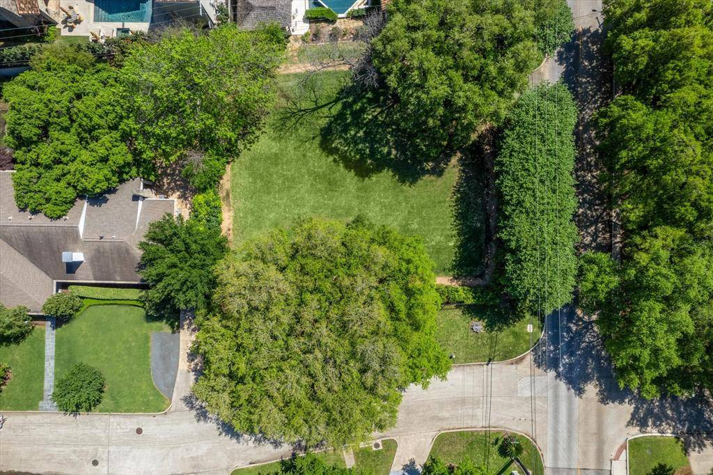 Houston, TX 77056,5189 Huckleberry CIR