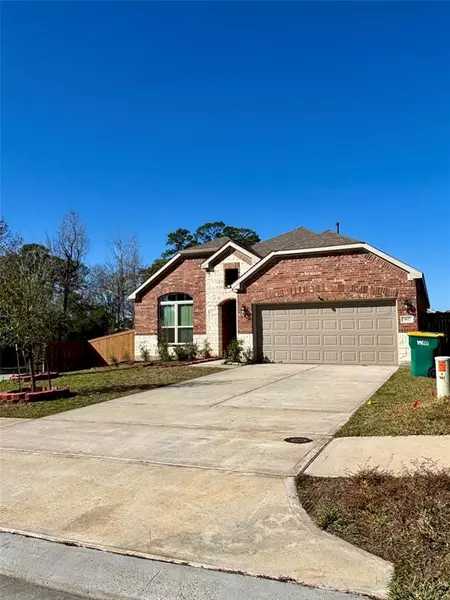 907 Golden Willow LN, Conroe, TX 77304