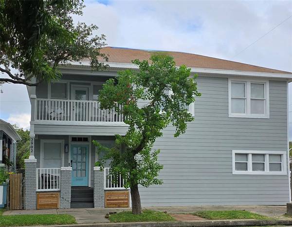 2902 Bernardo de Galvez, Galveston, TX 77550