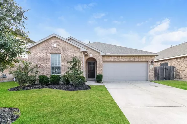 8007 Wood Hollow DR, Baytown, TX 77521