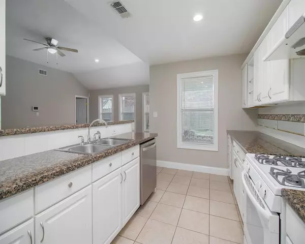 Galveston, TX 77551,16 Clara Barton LN