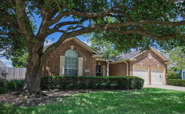 17310 Grey Mist DR, Friendswood, TX 77546