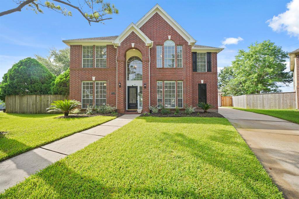 1106 Knoll Crest CT, Sugar Land, TX 77479