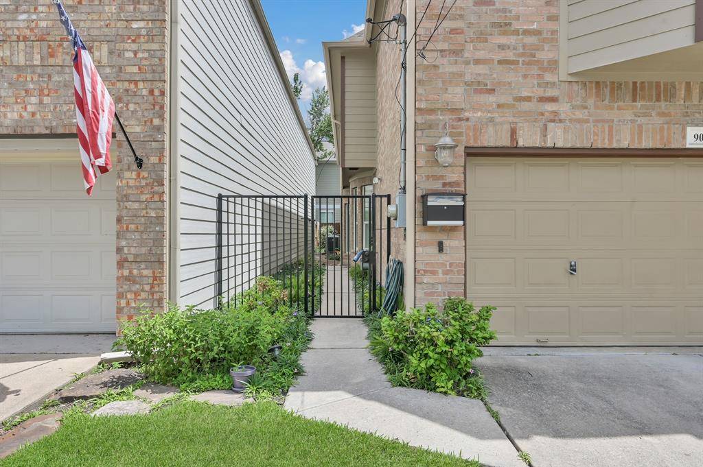 Houston, TX 77018,905 Wakefield DR