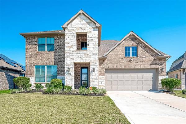 2822 Secret Lagoon LN, La Marque, TX 77568