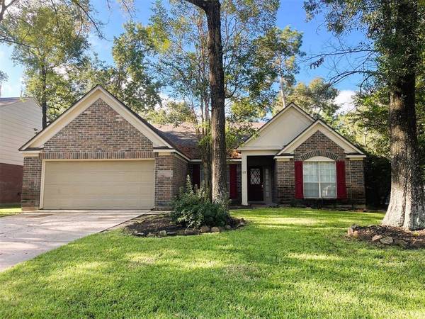 107 S Village Knoll CIR, The Woodlands, TX 77381