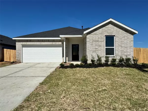 204 Amy ST, Angleton, TX 77515