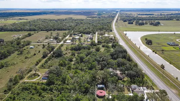 Rosharon, TX 77583,123 County Road 51