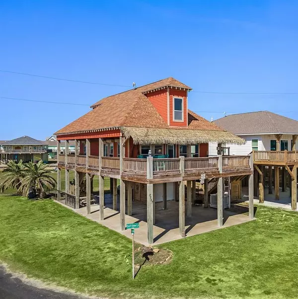 2757 Gulfview LN, Crystal Beach, TX 77650