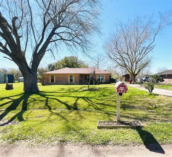 3901 County Road 960, Alvin, TX 77511