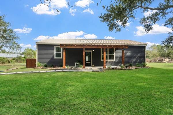 7221 County Road 208, Danbury, TX 77534