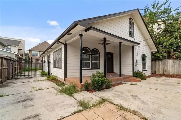 4416 Spencer ST, Houston, TX 77007