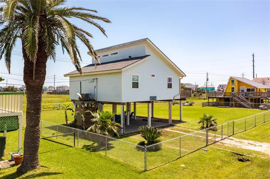 4215 San Jacinto DR, Galveston, TX 77554