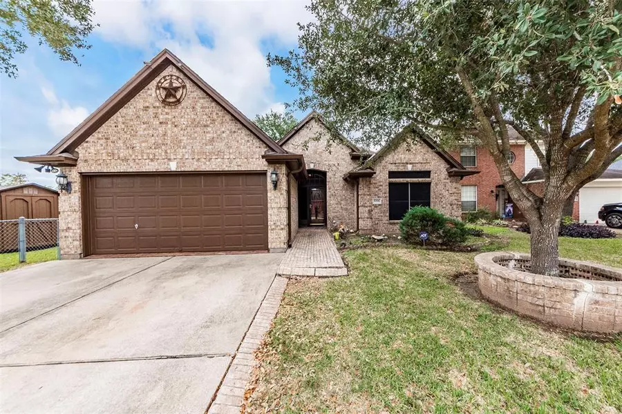 5006 Misty LN, Pasadena, TX 77505