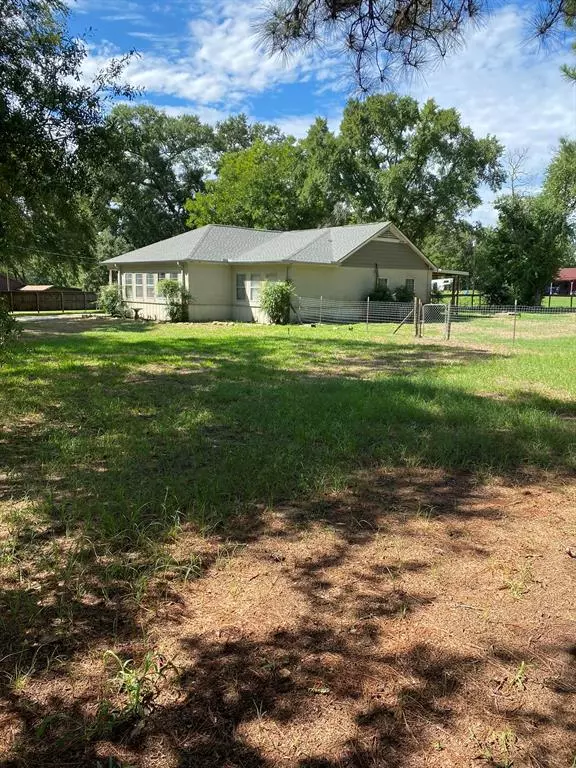 30 Phelps Slab RD, Huntsville, TX 77340