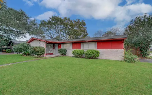 7143 Sharpcrest ST, Houston, TX 77074