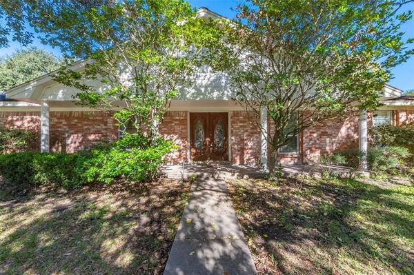 2704 Adams ST, Alvin, TX 77511