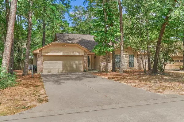 242 S Pathfinders CIR, The Woodlands, TX 77381