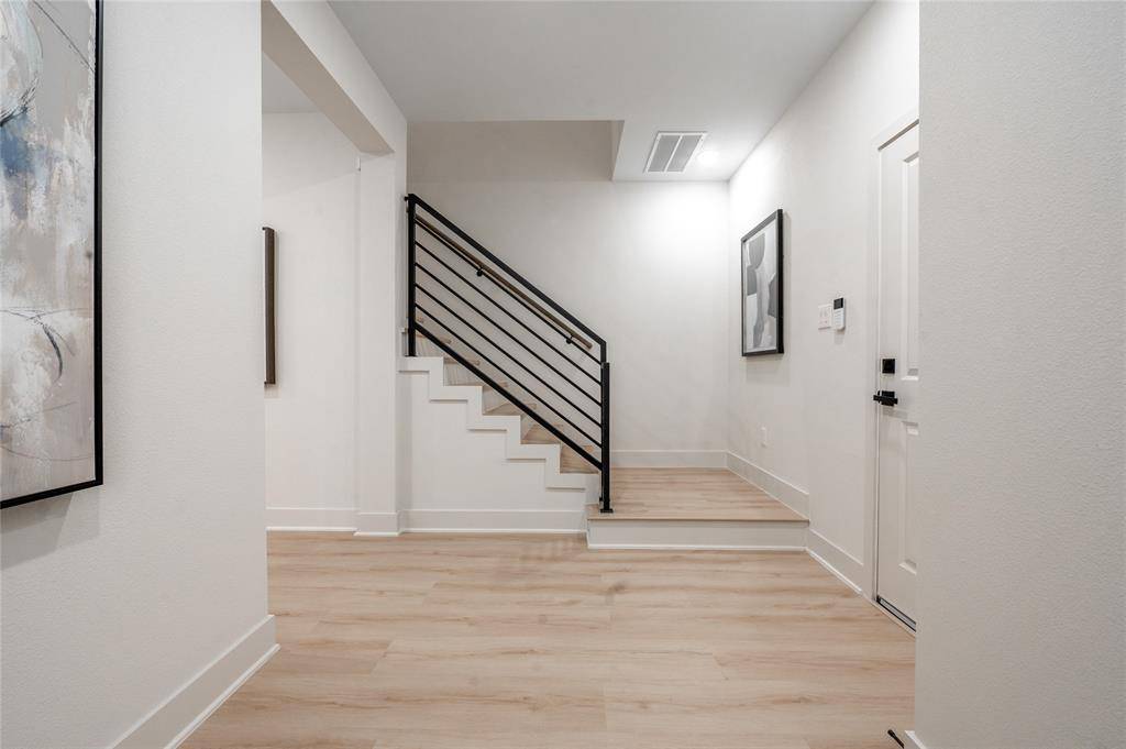 Houston, TX 77051,8122 Corinth ST