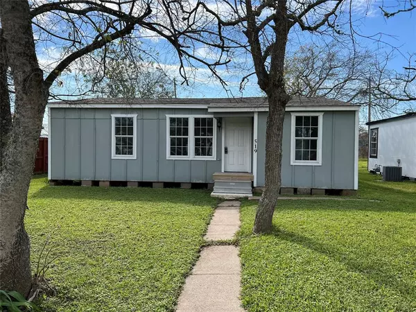 519 W 7TH STREET, Freeport, TX 77541