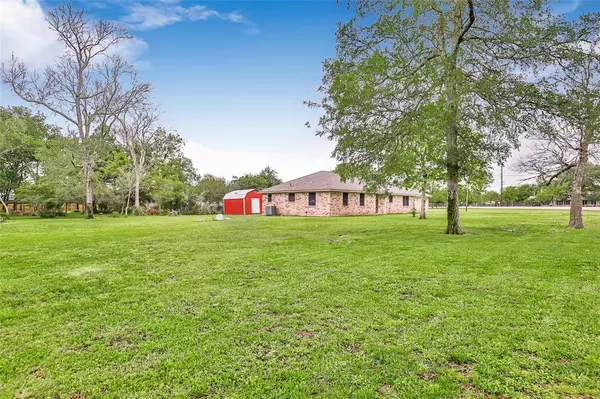 515 Gou Hole RD, Cove, TX 77523