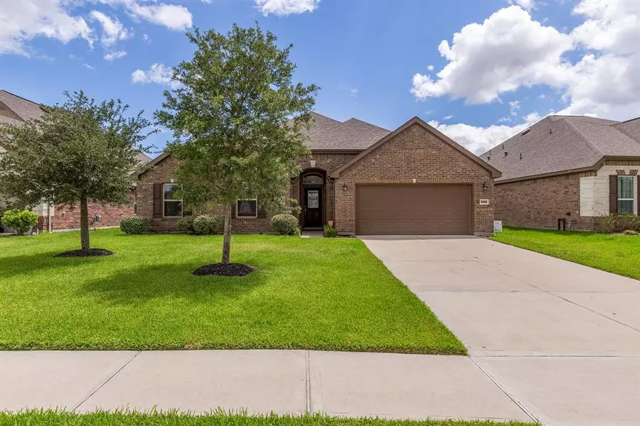 3295 Regal Park Lane, Pearland, TX 77584