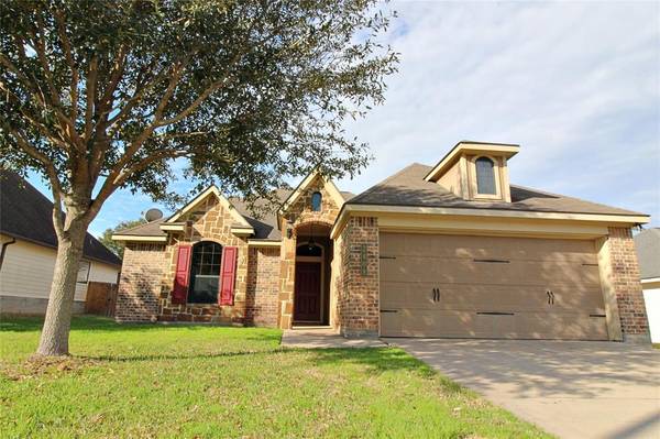 2408 Cheyenne DR, Brenham, TX 77833