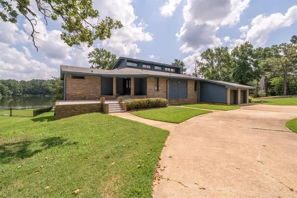 Longview, TX 75605,830 Forest LK