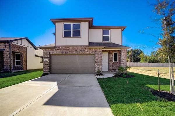 200 Laura Leigh LN, Angleton, TX 77515