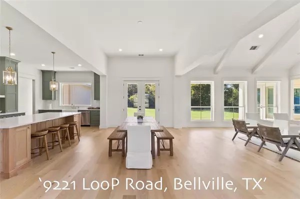 9221 Loop RD, Bellville, TX 77418