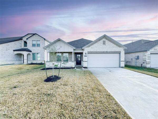 5331 Latigo CT, Alvin, TX 77511