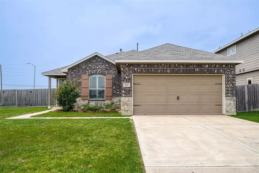 201 White Wing Lane, Sealy, TX 77474