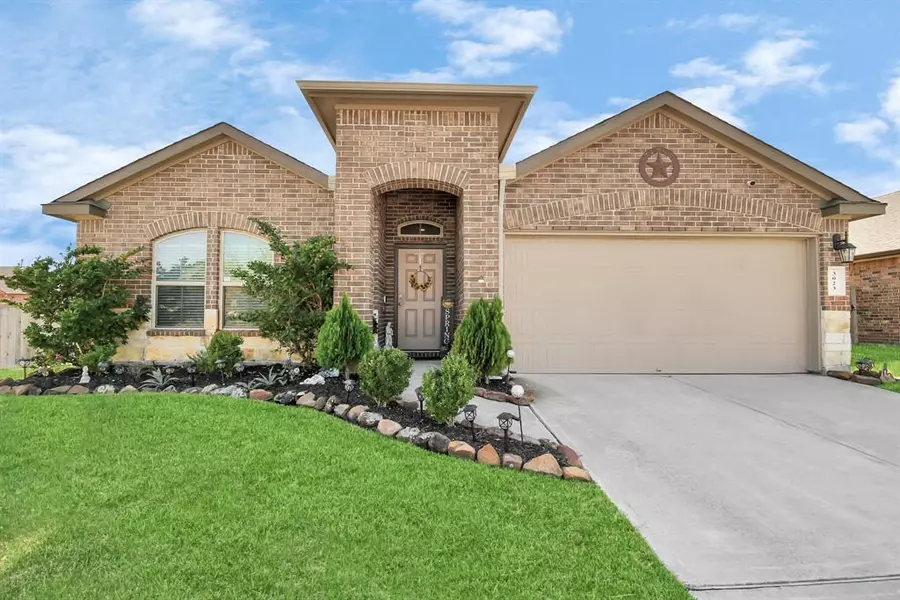 3023 Specklebelly DR, Baytown, TX 77521