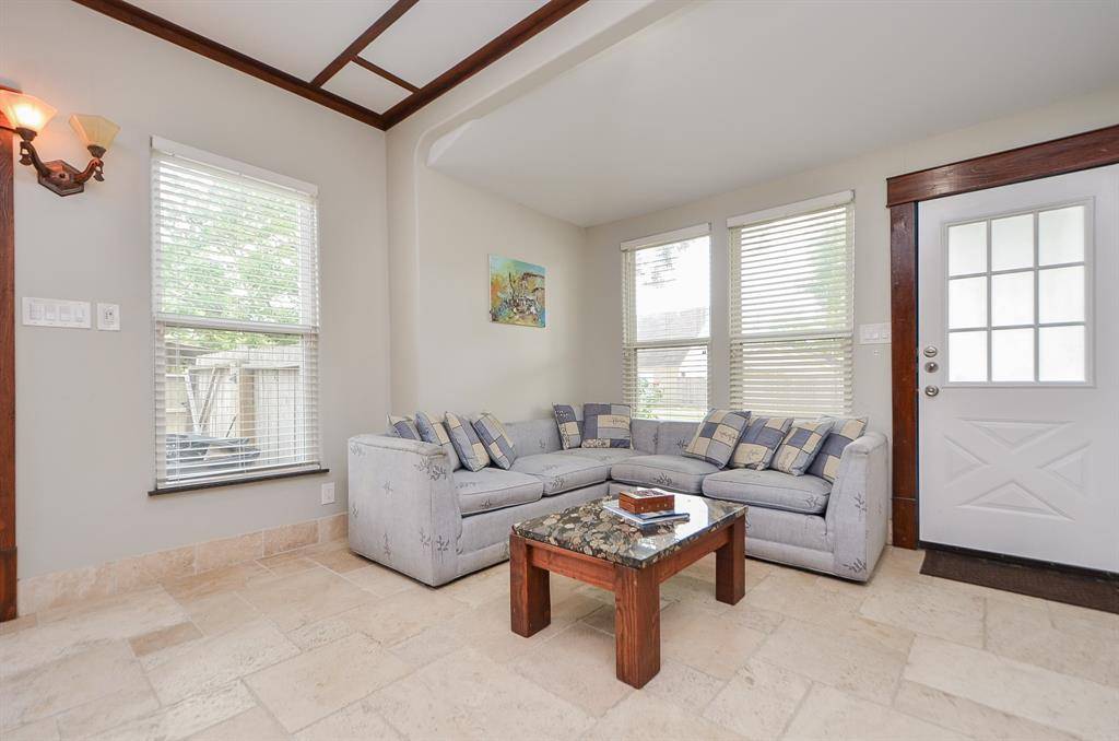 Sugar Land, TX 77498,135 5th ST
