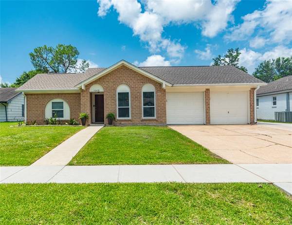 10438 Quiet Hill RD, La Porte, TX 77571