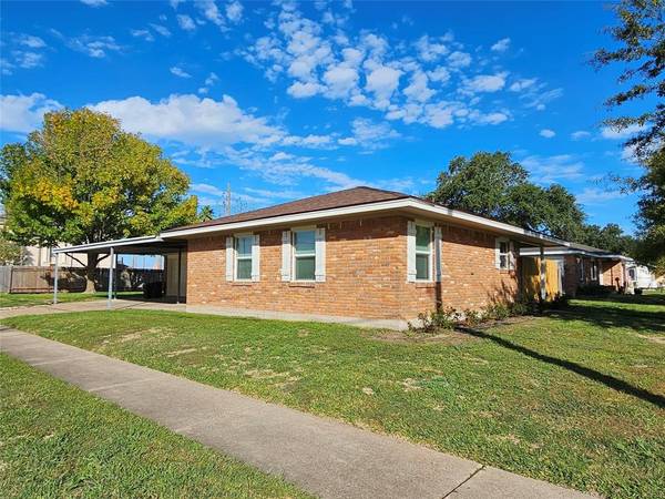 1506 Byron AVE, Deer Park, TX 77536