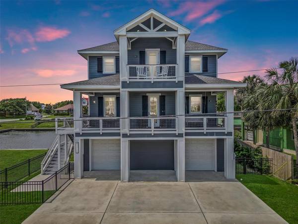 12728 E Conquistador, Galveston, TX 77554