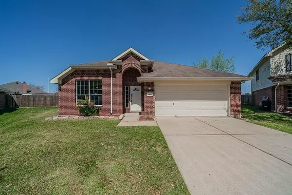 8410 Coriander LN, Baytown, TX 77521