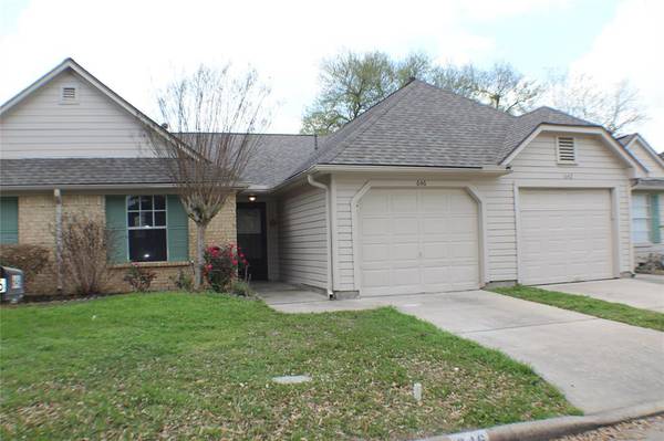 Pearland, TX 77584,646 E Country Grove CIR