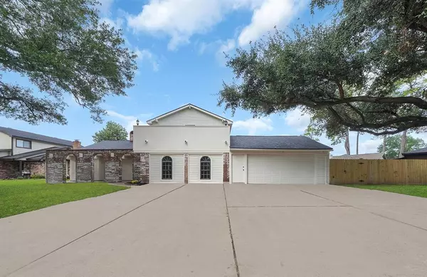 7018 Hidden Arbor LN, Houston, TX 77040