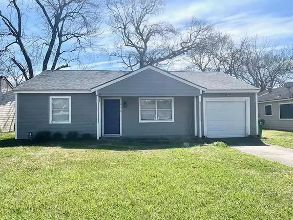 636 Kyle ST, Angleton, TX 77515